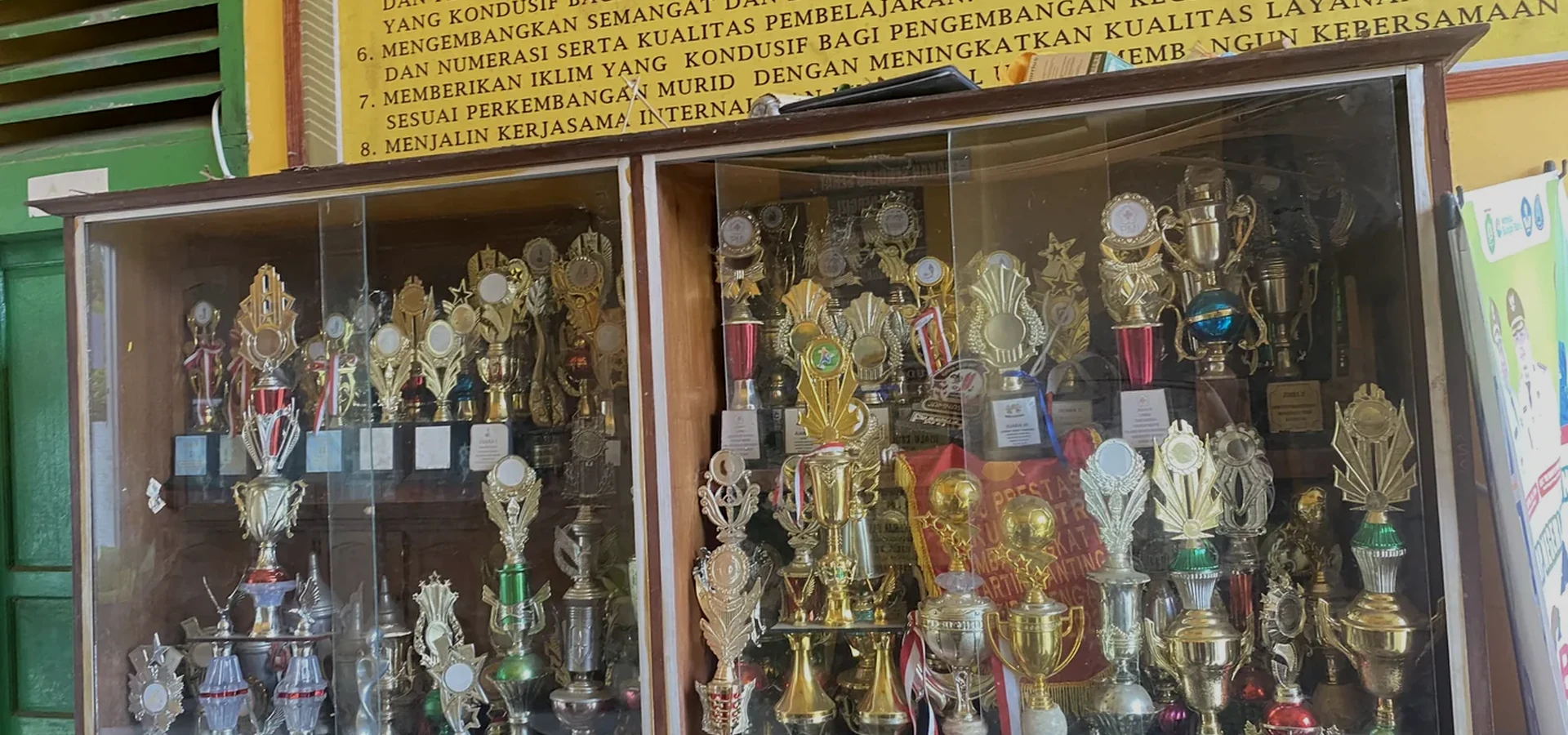 Koleksi penghargaan dan prestasi sekolah